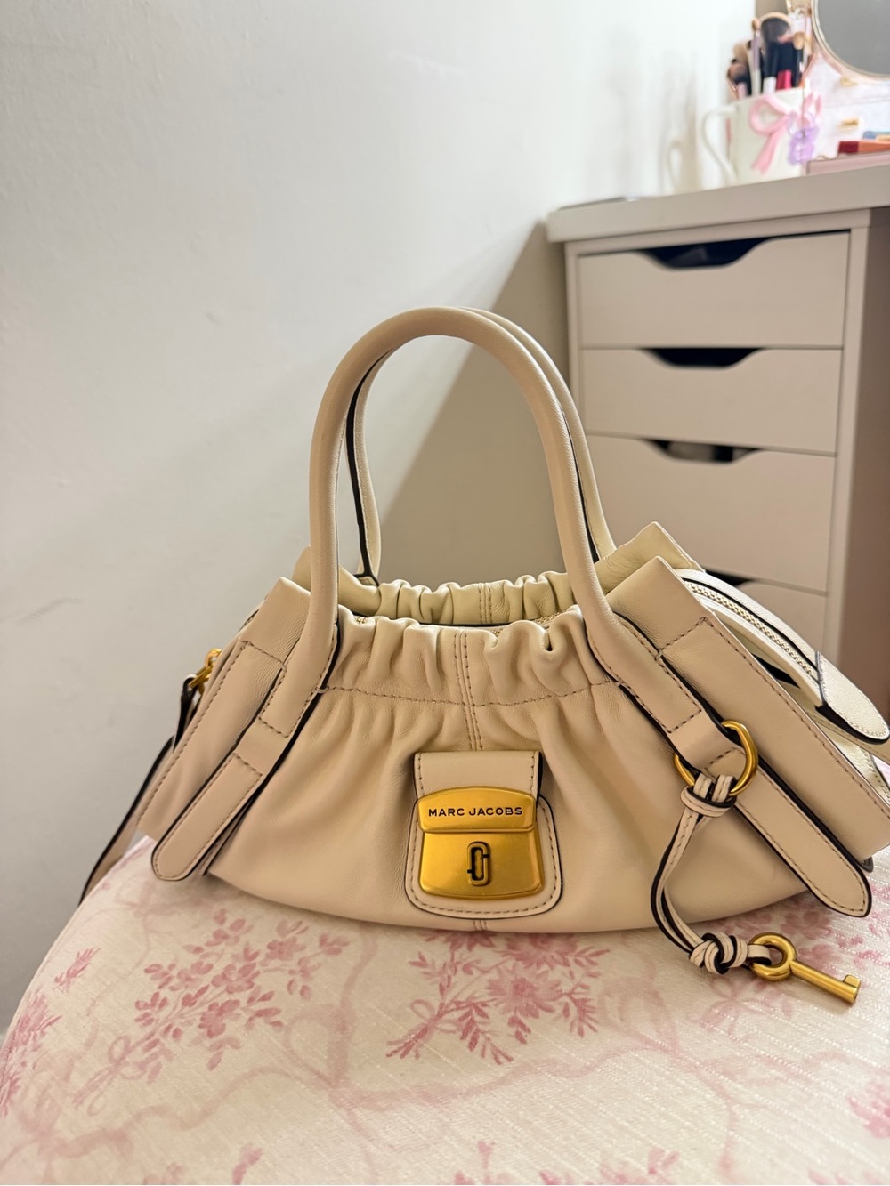 Marc Jacobs Cream Leather Shoulder Bag
